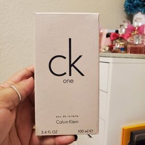 Calvin Klein CK One Eau de Toilette 100ml White Box